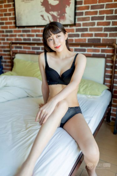 美女尿口